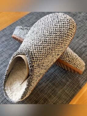 Rothy’s Women’s Size 7 The Cozy Clog In Cookies And Cream Boucle NWT